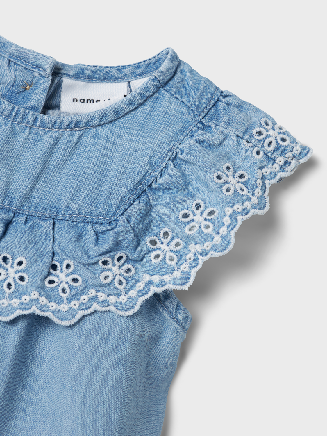 model_shot-front_full